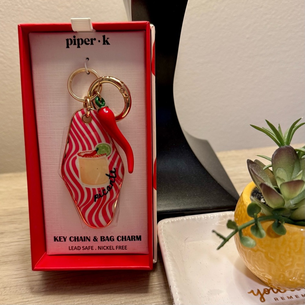 Piper K Picante Pepper Bag Charm Hotel Key Chain - NEW